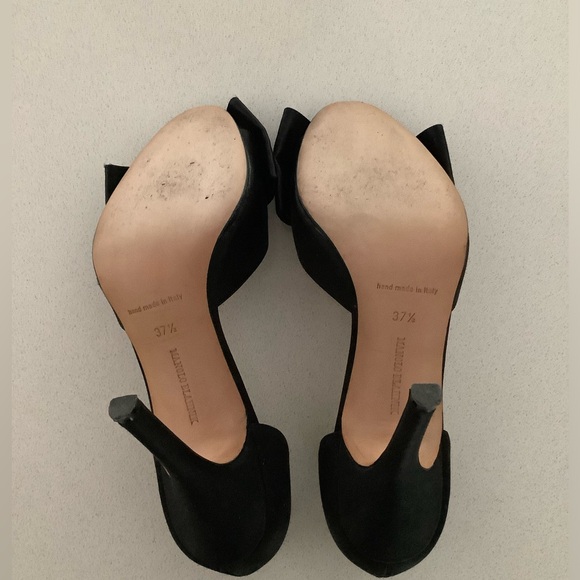 Manolho Blahnik Satin Bow Heel - Picture 4 of 6